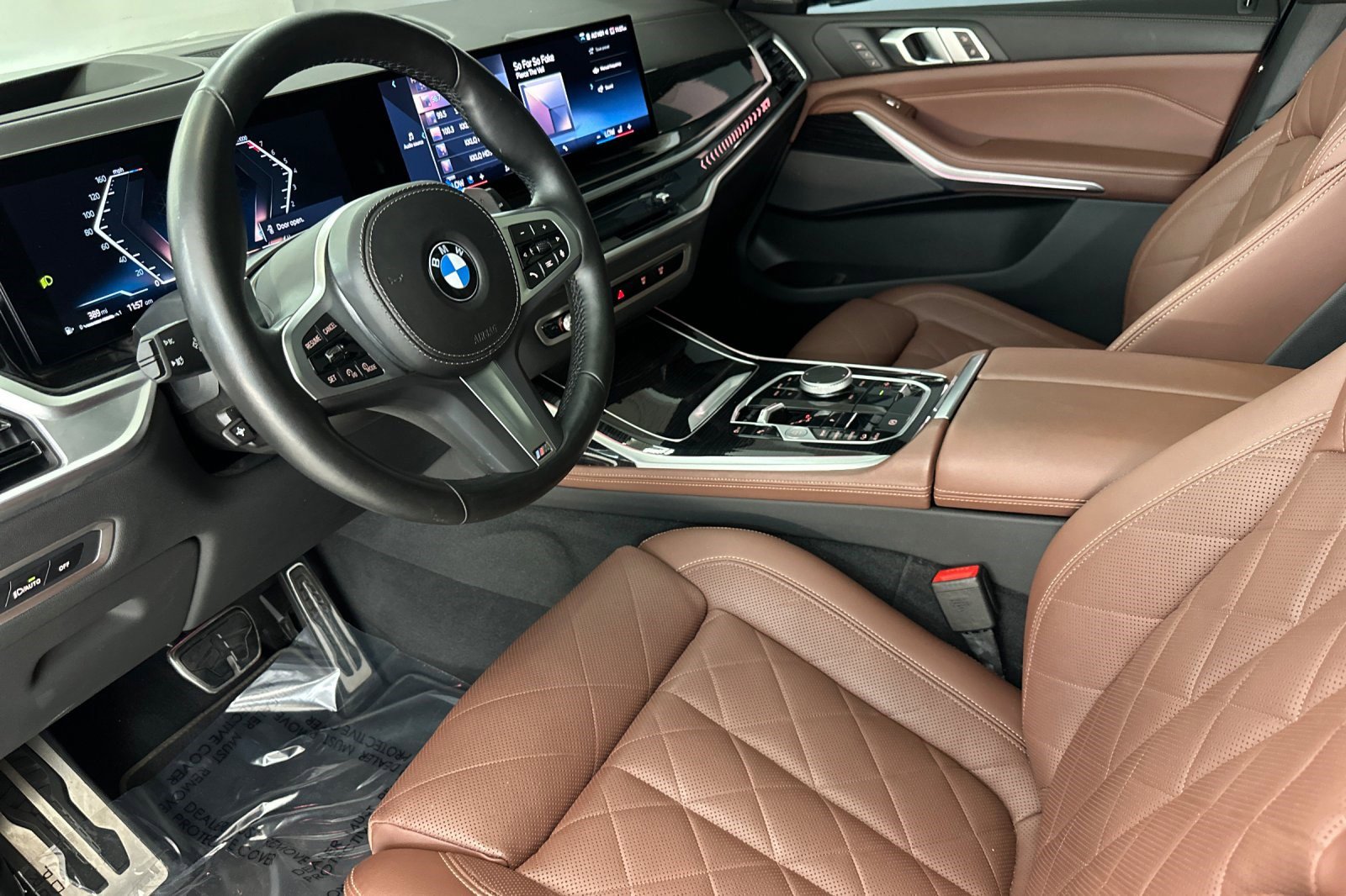 Used 2024 BMW X7 xDrive40i w/ M Sport Package image 4