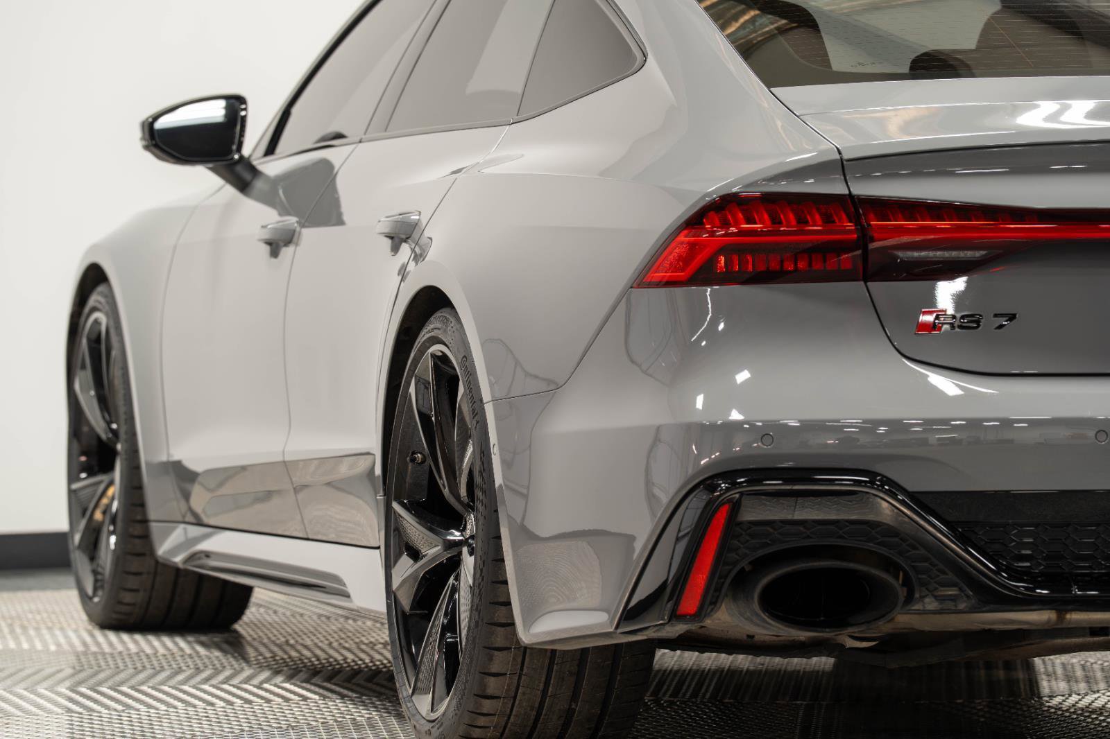 Used 2021 Audi RS 7 Sportback w/ Black Optic Package image 13