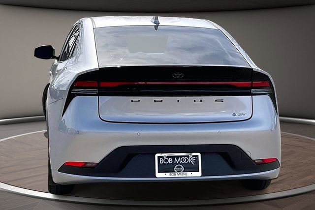 Used 2024 Toyota Prius LE image 4