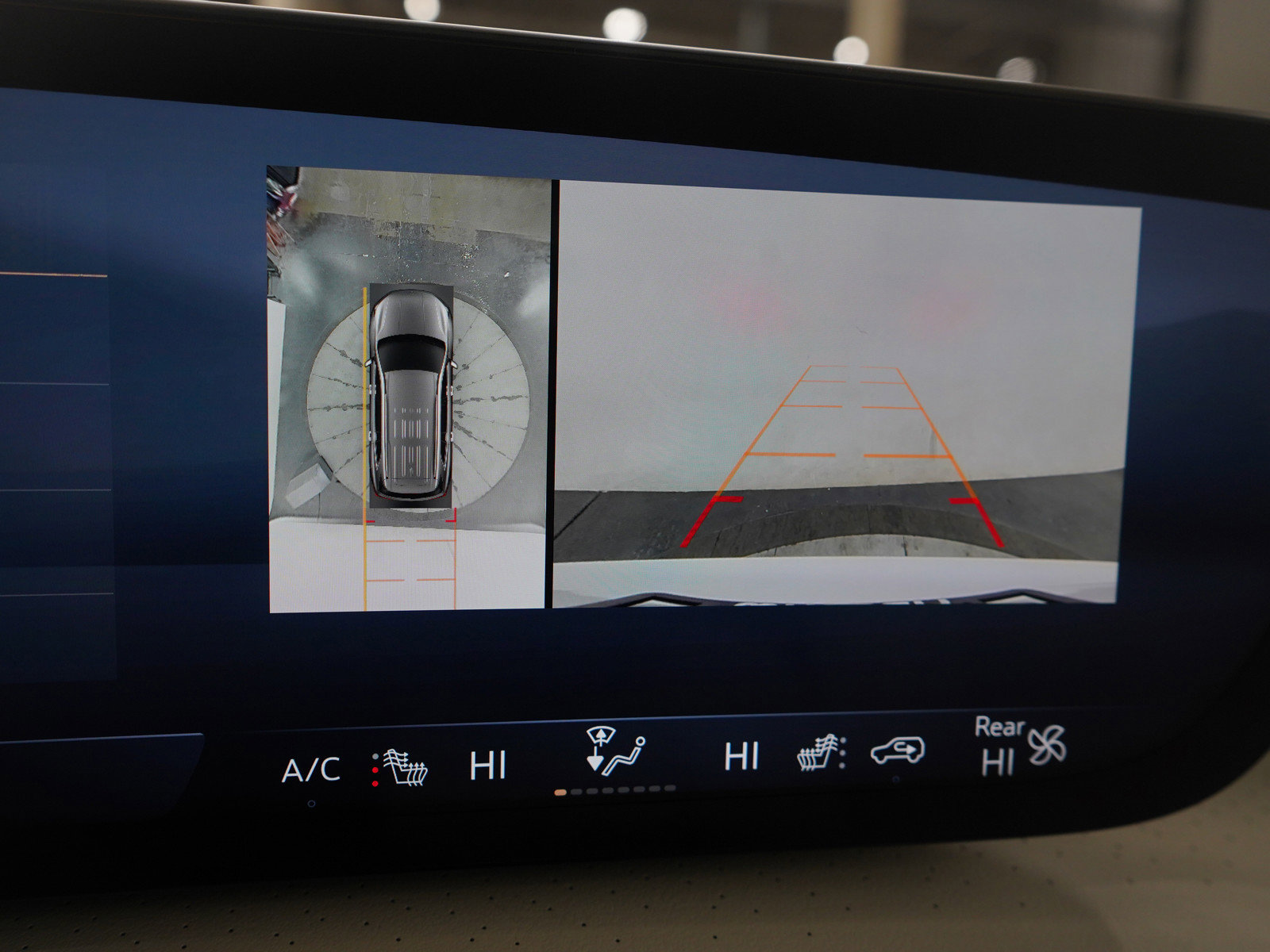 Used 2025 Buick Enclave Avenir image 32