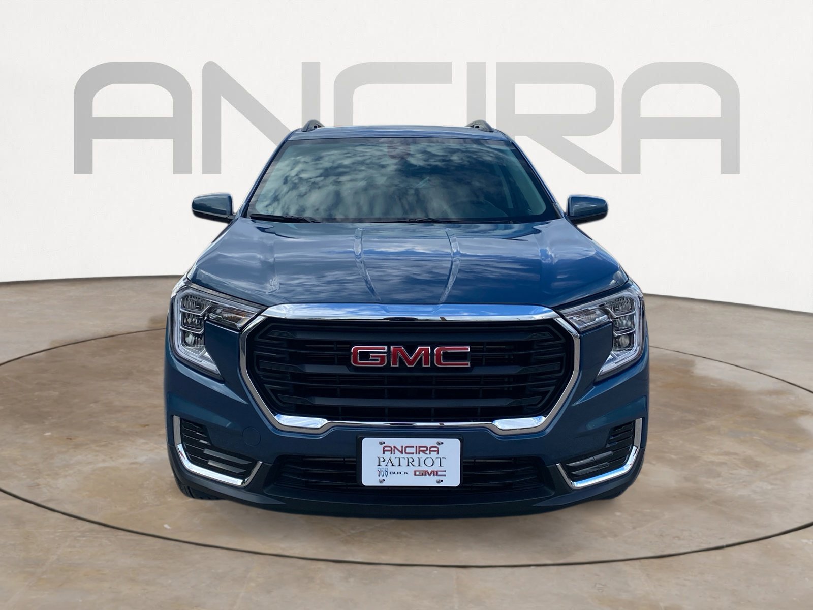 Used 2024 GMC Terrain SLE w/ Driver Convenience Package image 5