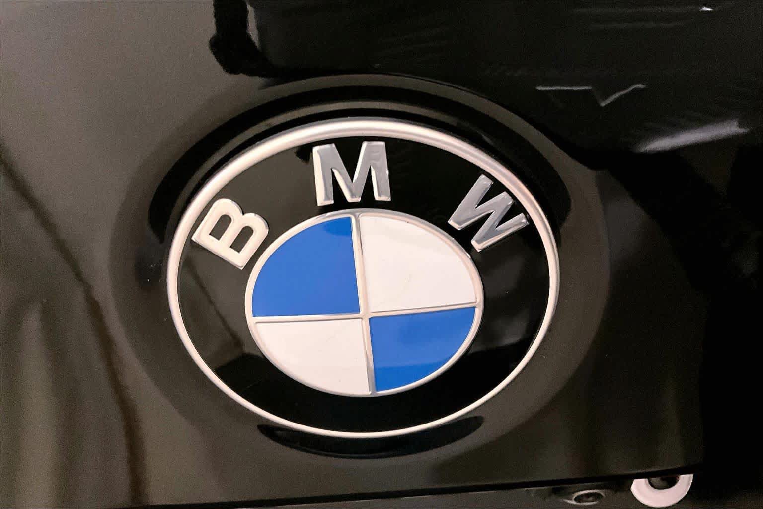 Certified 2023 BMW 330i xDrive Sedan w/ Premium Package AWD/4WD image 32