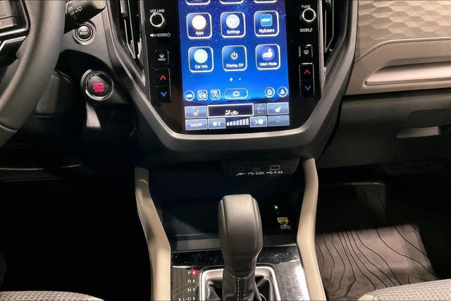 Used 2025 Subaru Forester Premium image 32