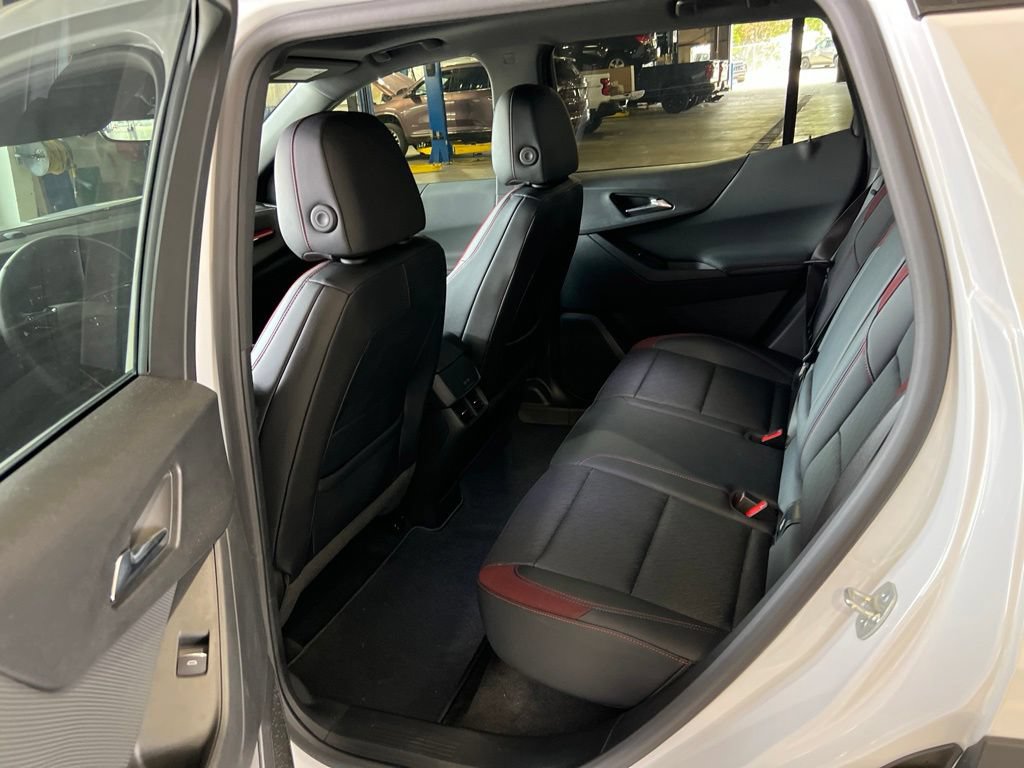 Used 2025 Chevrolet Equinox RS w/ Safety and Technology Package AWD/4WD image 6