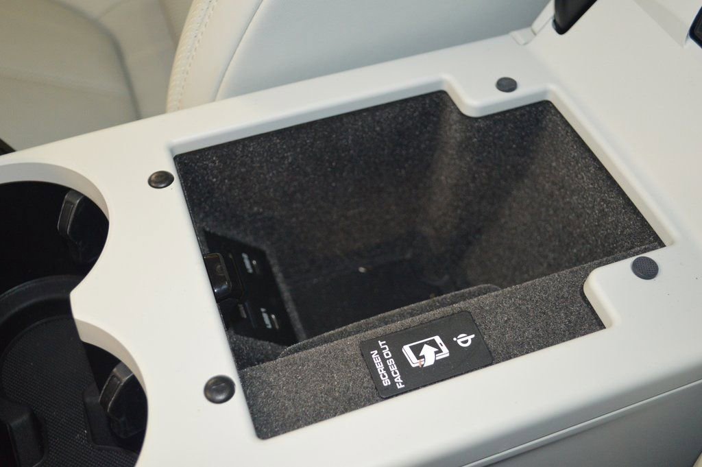 Certified 2025 Porsche Macan image 32