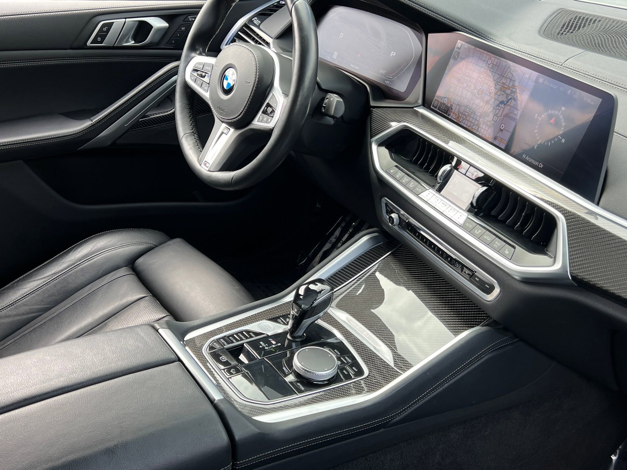 Used 2020 BMW X6 M50i w/ Executive Package image 4