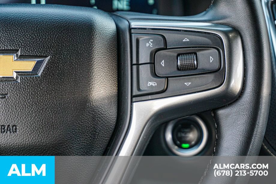 Used 2024 Chevrolet Suburban Premier RWD image 32
