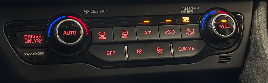 Used 2017 Kia Niro Touring FWD image 21