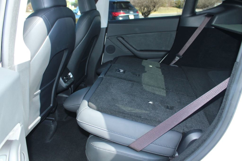 Used 2024 Tesla Model Y Long Range AWD/4WD image 15