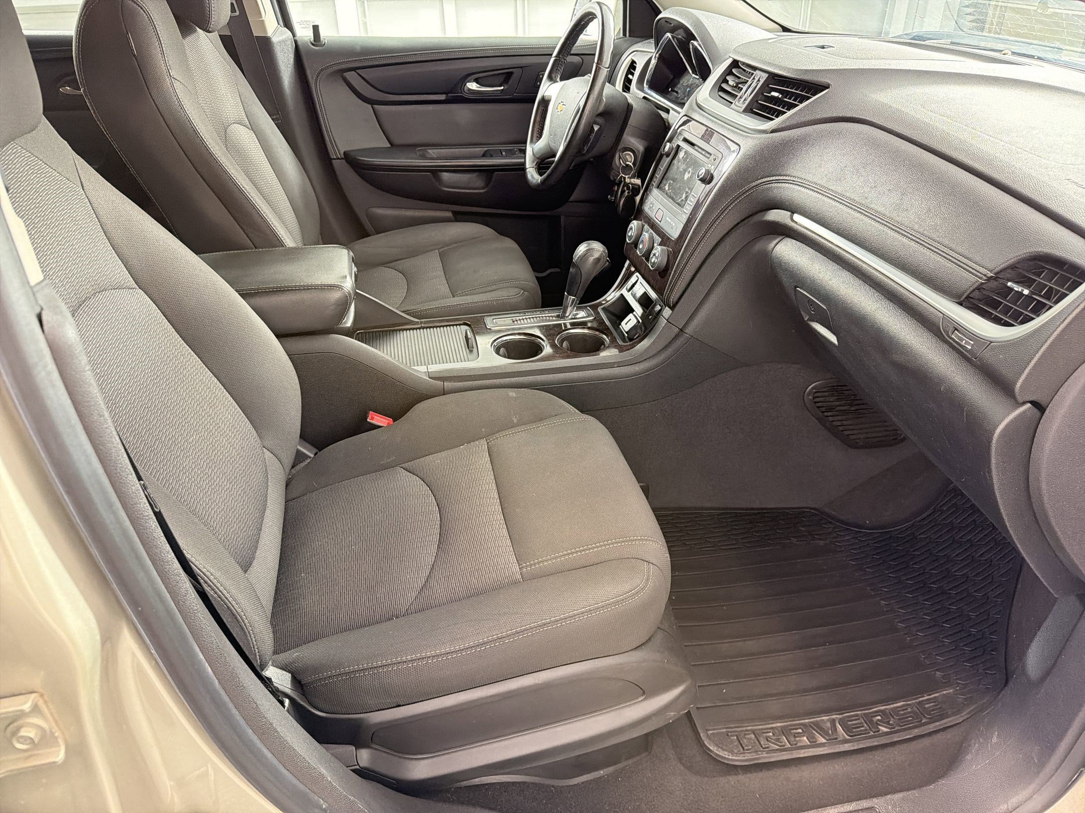 Used 2016 Chevrolet Traverse LT w/ Style and Technology Package image 27