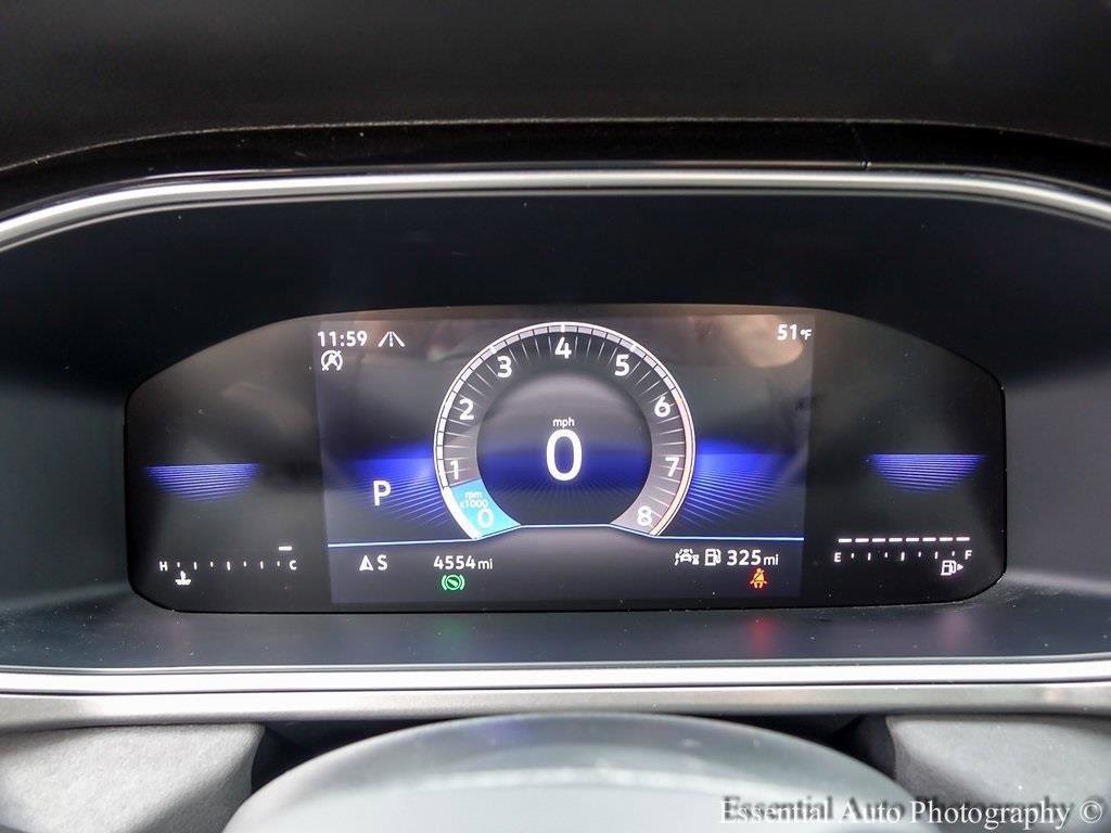 Used 2025 Volkswagen Taos SE image 14