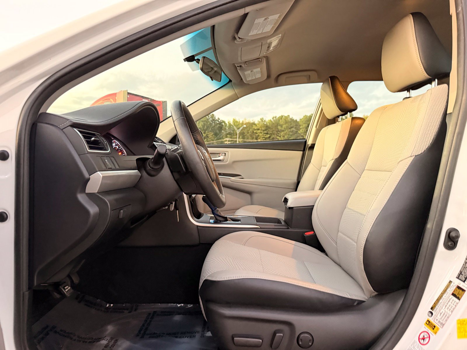 Used 2016 Toyota Camry SE FWD image 15