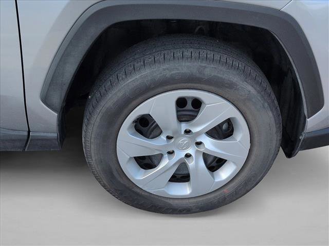 Used 2025 Toyota RAV4 LE image 28
