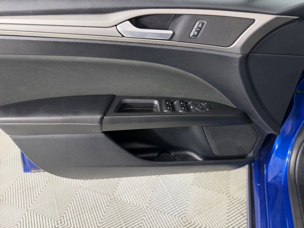 Used 2018 Ford Fusion SE image 7