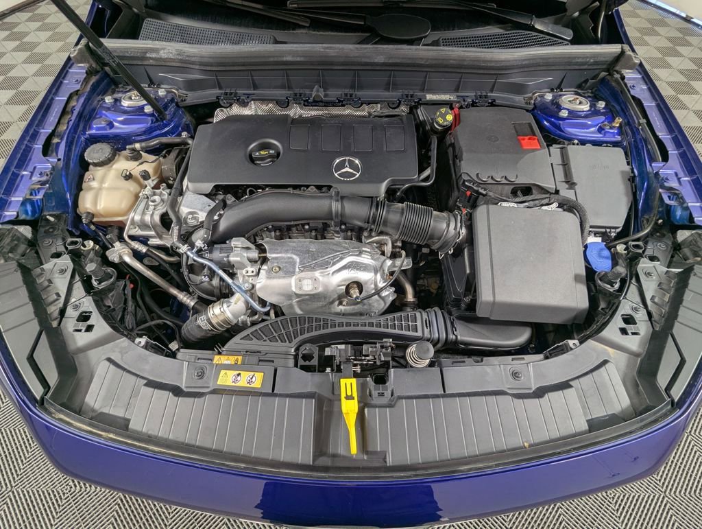 Used 2021 Mercedes-Benz GLB 250 image 27