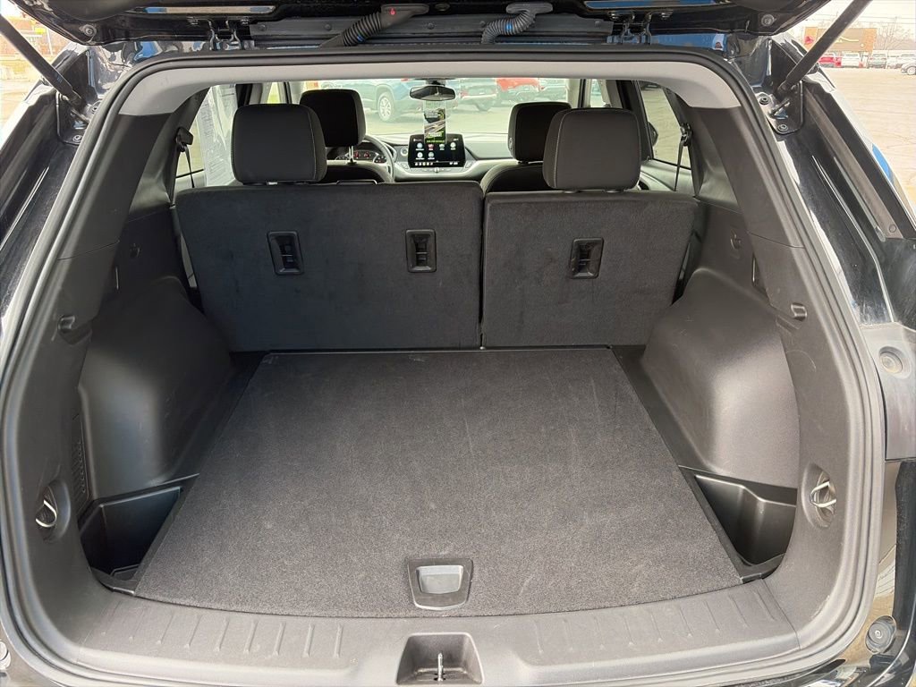 Used 2025 Chevrolet Blazer LT image 8