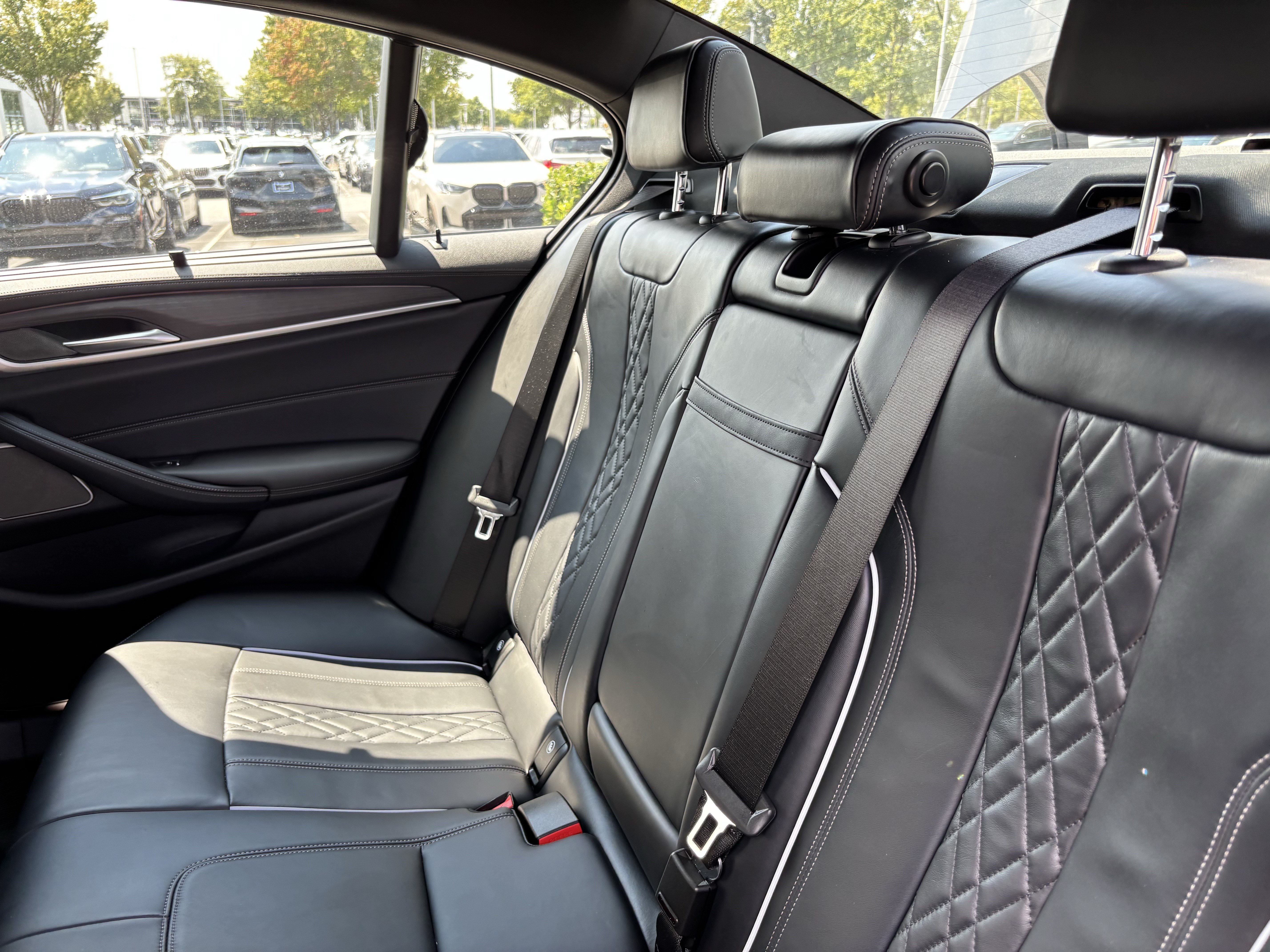 Used 2021 BMW M550i xDrive w/ Executive Package AWD/4WD image 32