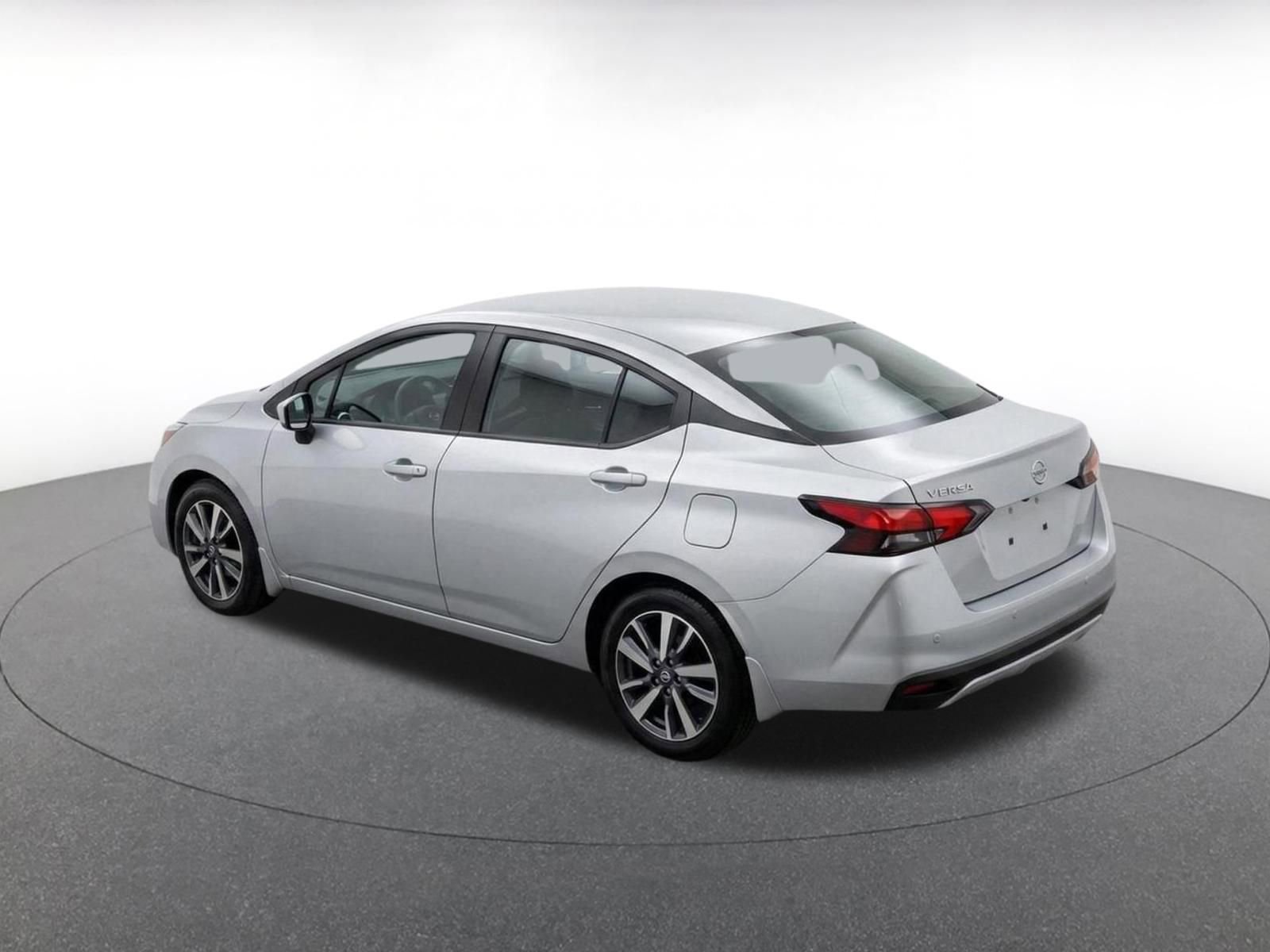 Used 2025 Nissan Versa SV FWD image 7