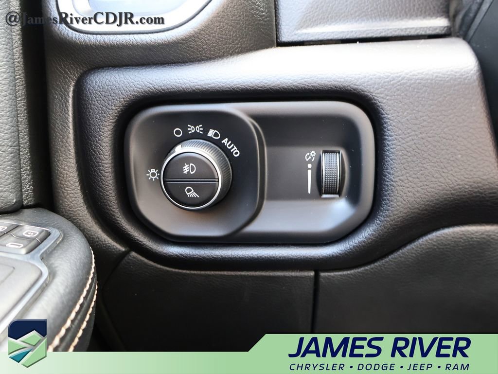 Used 2024 RAM 3500 Big Horn AWD/4WD image 30