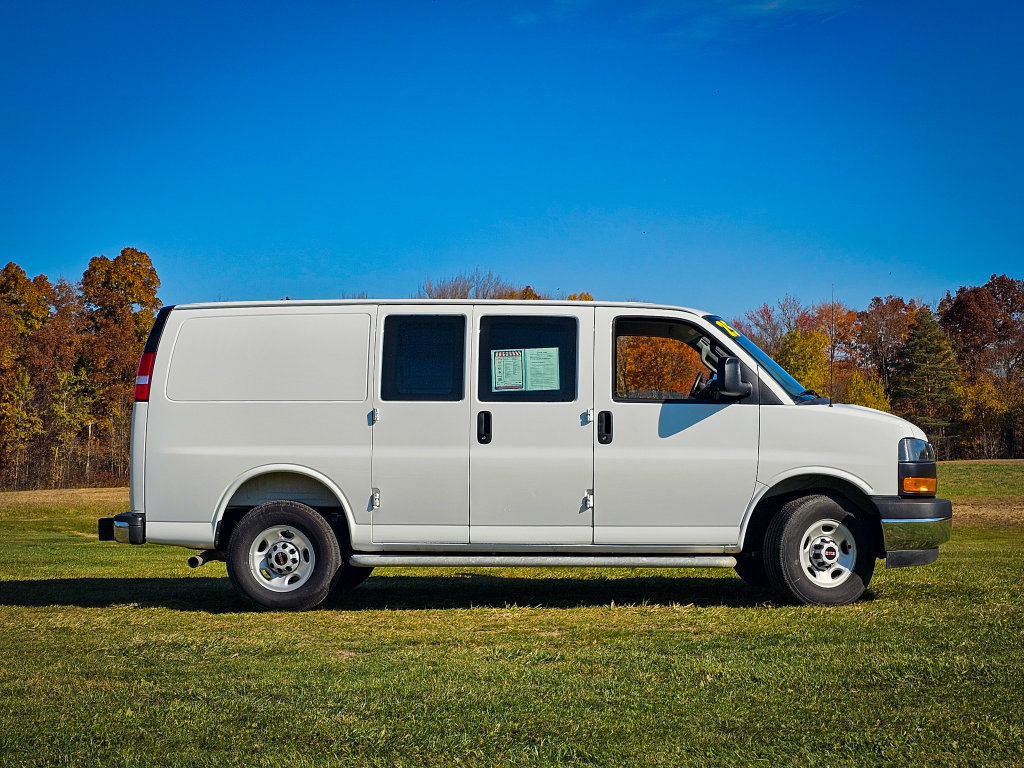 Used 2025 GMC Savana 2500 w/ Driver Convenience Package RWD image 2