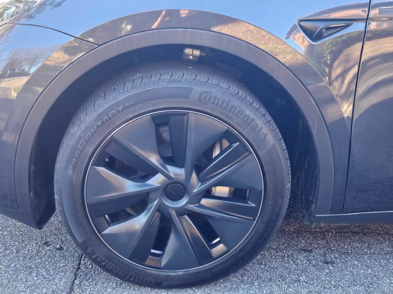 Used 2024 Tesla Model Y Long Range RWD image 18
