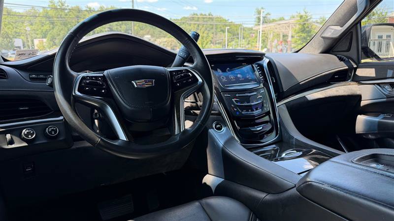 Used 2017 Cadillac Escalade Platinum AWD/4WD image 28