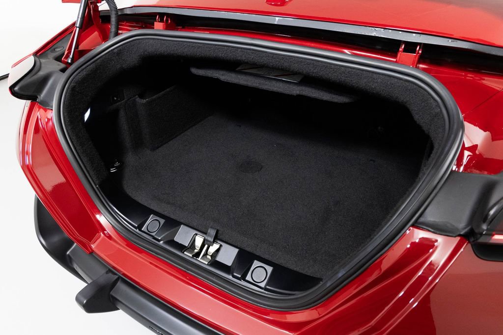 Used 2024 Ferrari Roma Spider image 17