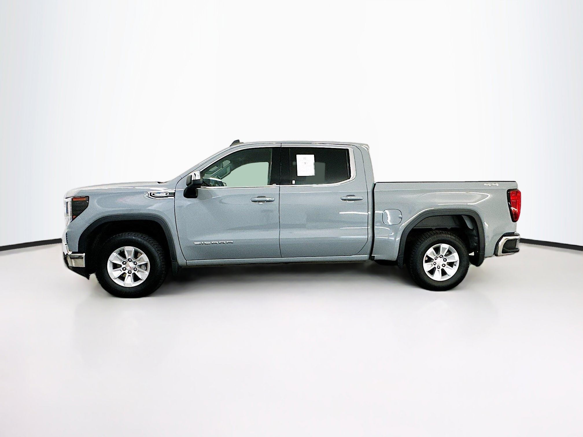 Used 2024 GMC Sierra 1500 SLE image 4