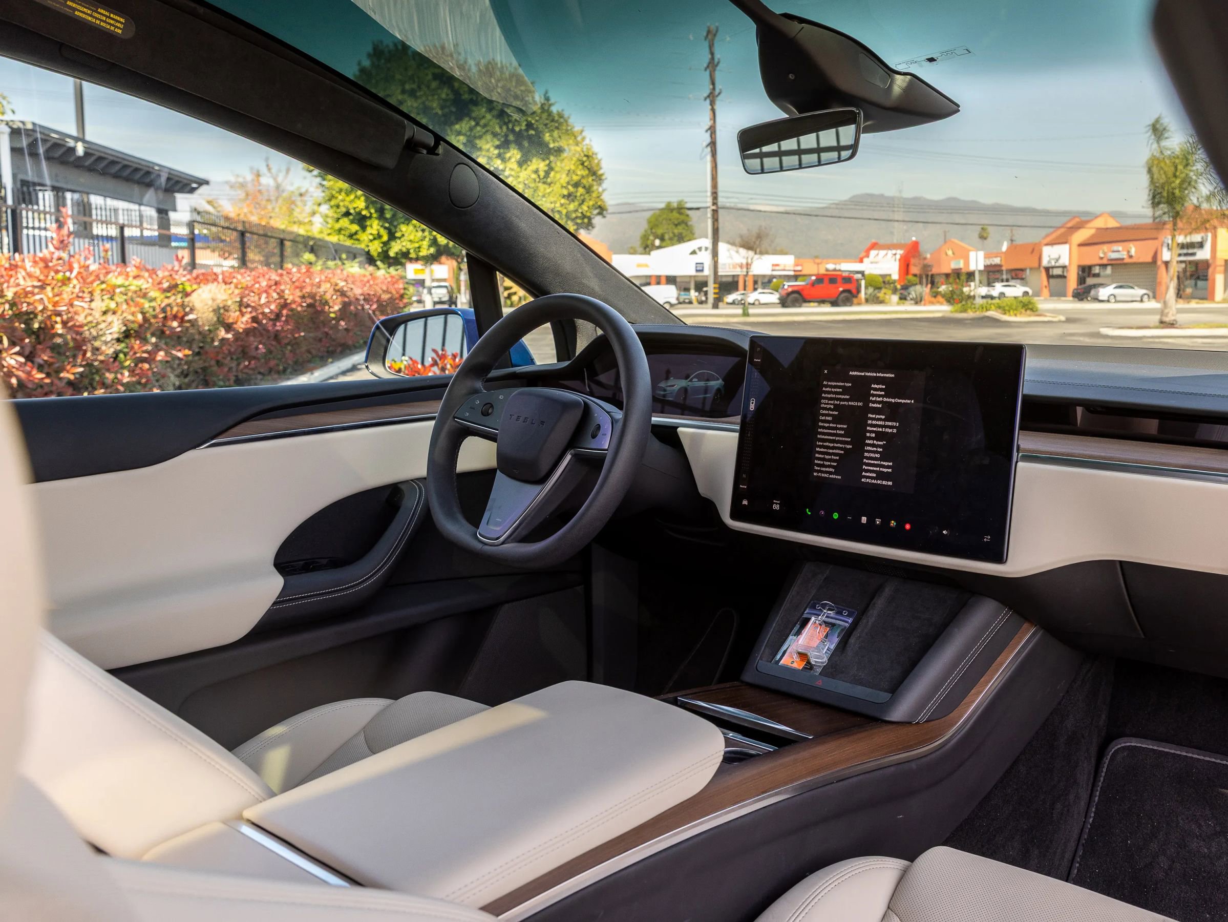 Used 2024 Tesla Model X image 33