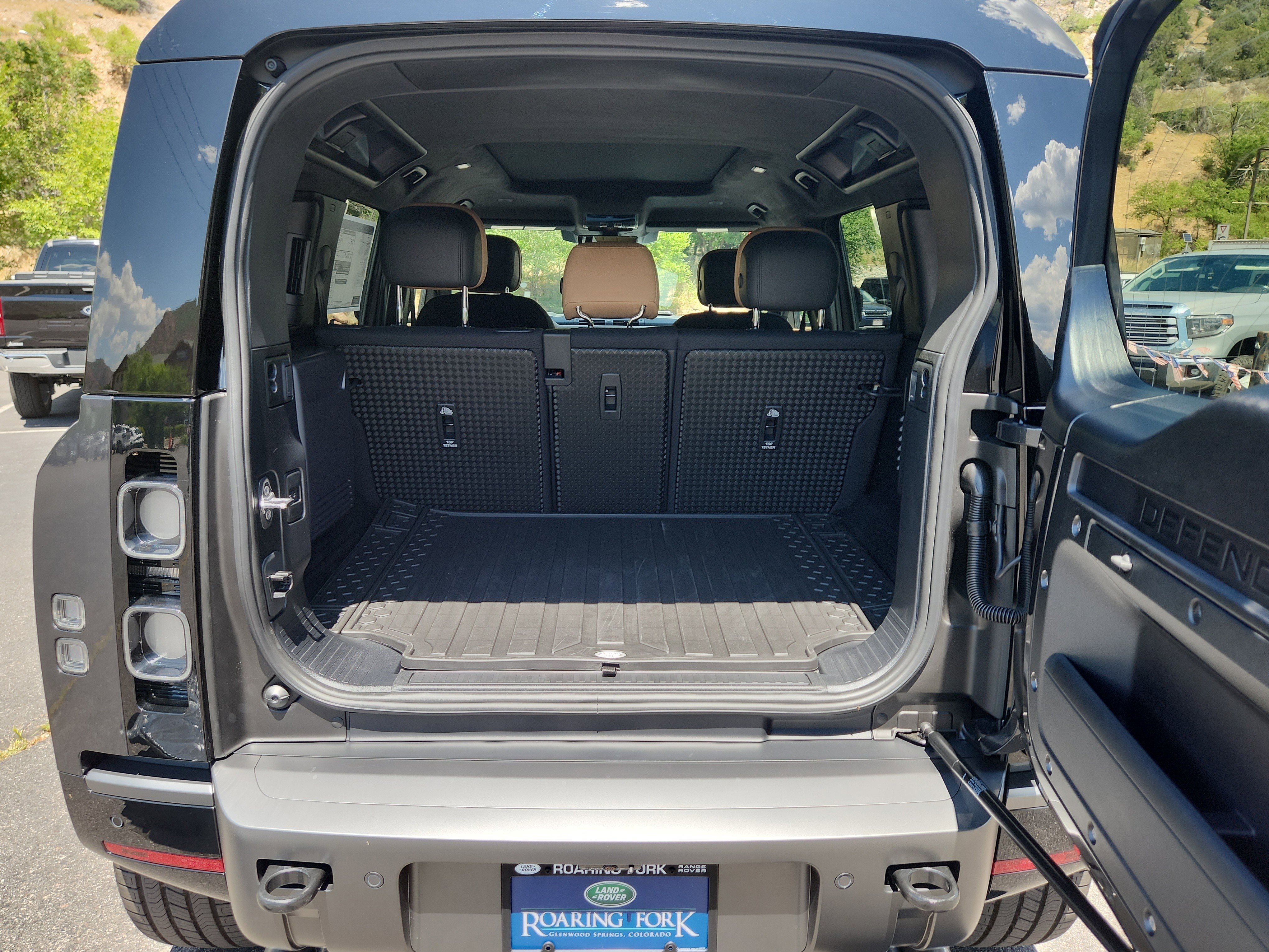 New 2025 Land Rover Defender 110 V8 image 16