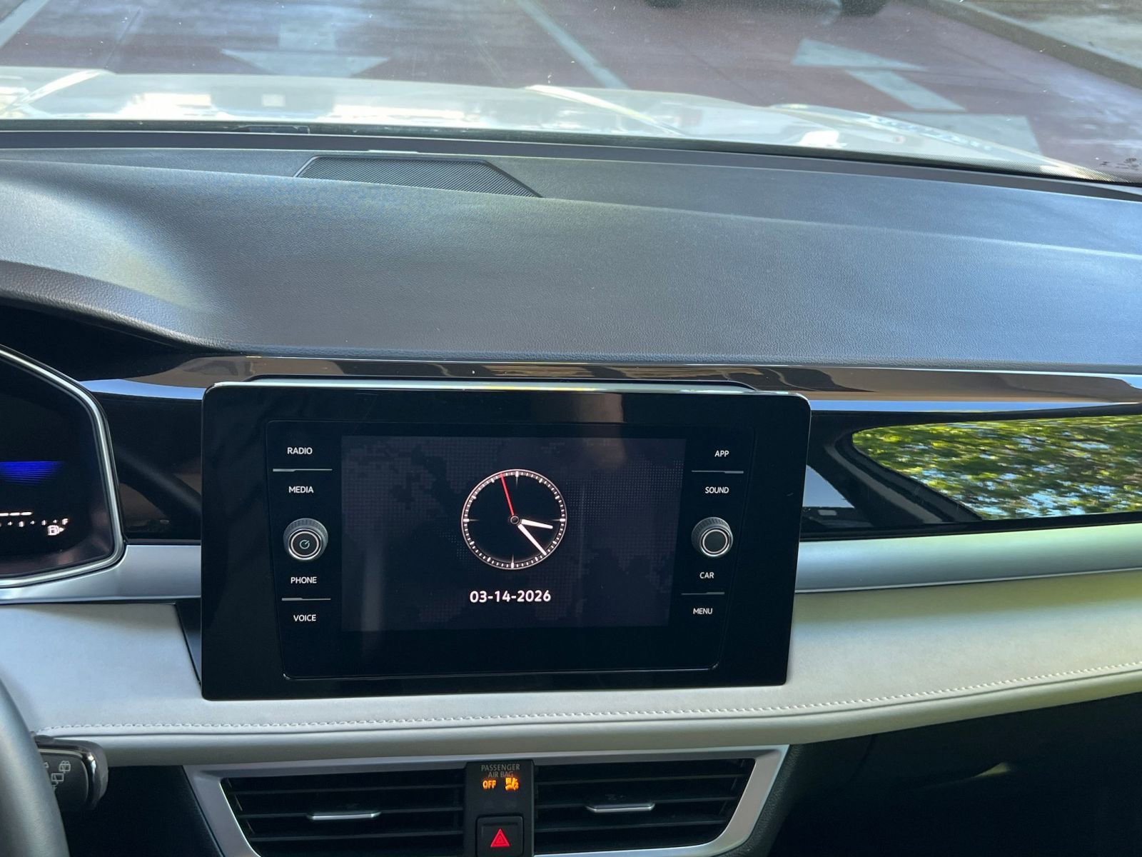 Used 2025 Volkswagen Taos SE image 17