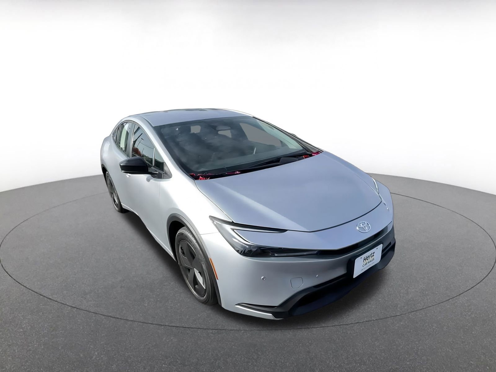 Used 2025 Toyota Prius LE image 3