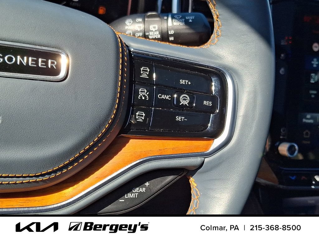 Used 2023 Jeep Grand Wagoneer Series III w/ Rear Seat Video Group 1 AWD/4WD image 28