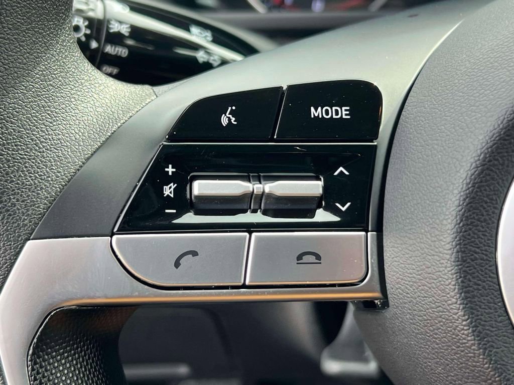 Used 2023 Hyundai Elantra SEL image 21