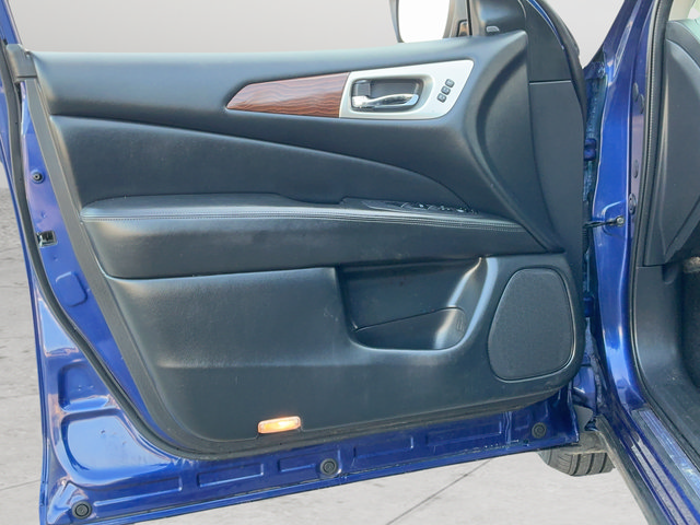 Used 2019 Nissan Pathfinder Platinum FWD image 19