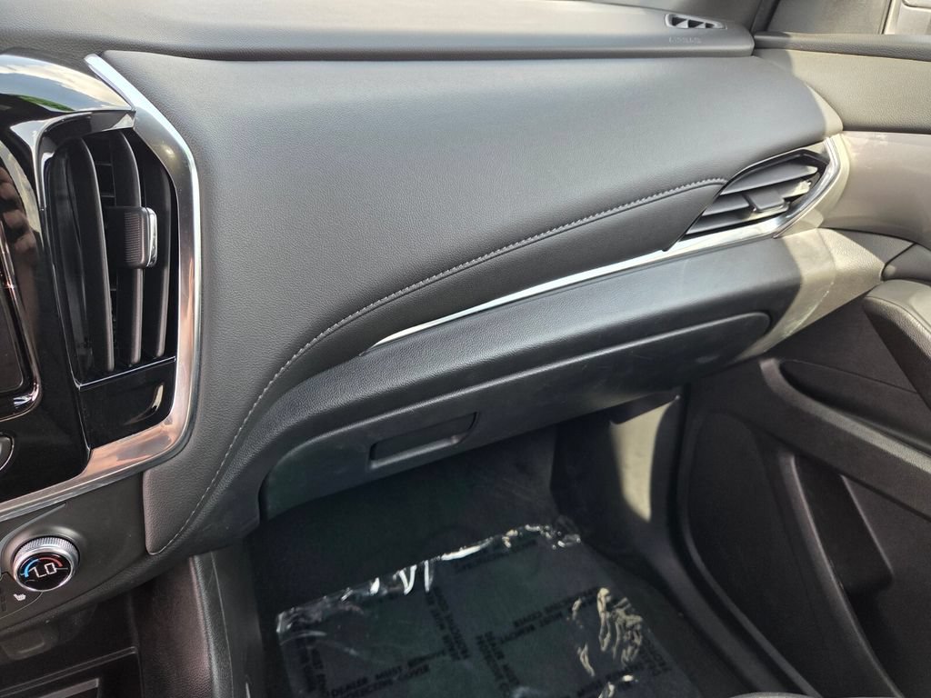 Used 2023 Chevrolet Traverse LT FWD image 28