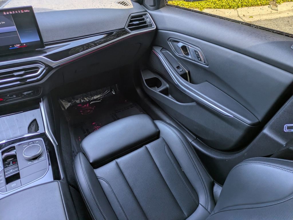 Used 2023 BMW 330i Sedan w/ Convenience Package RWD image 16