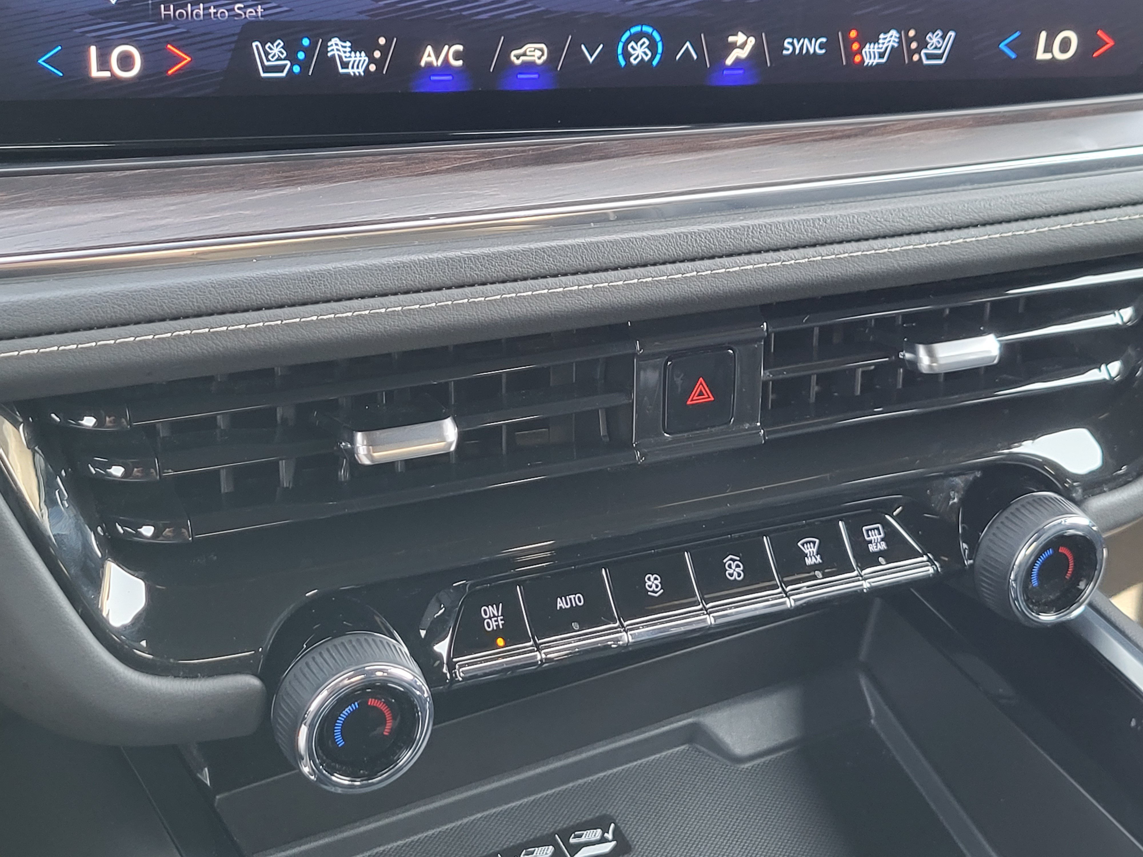 Certified 2025 Chevrolet Tahoe Premier AWD/4WD image 17
