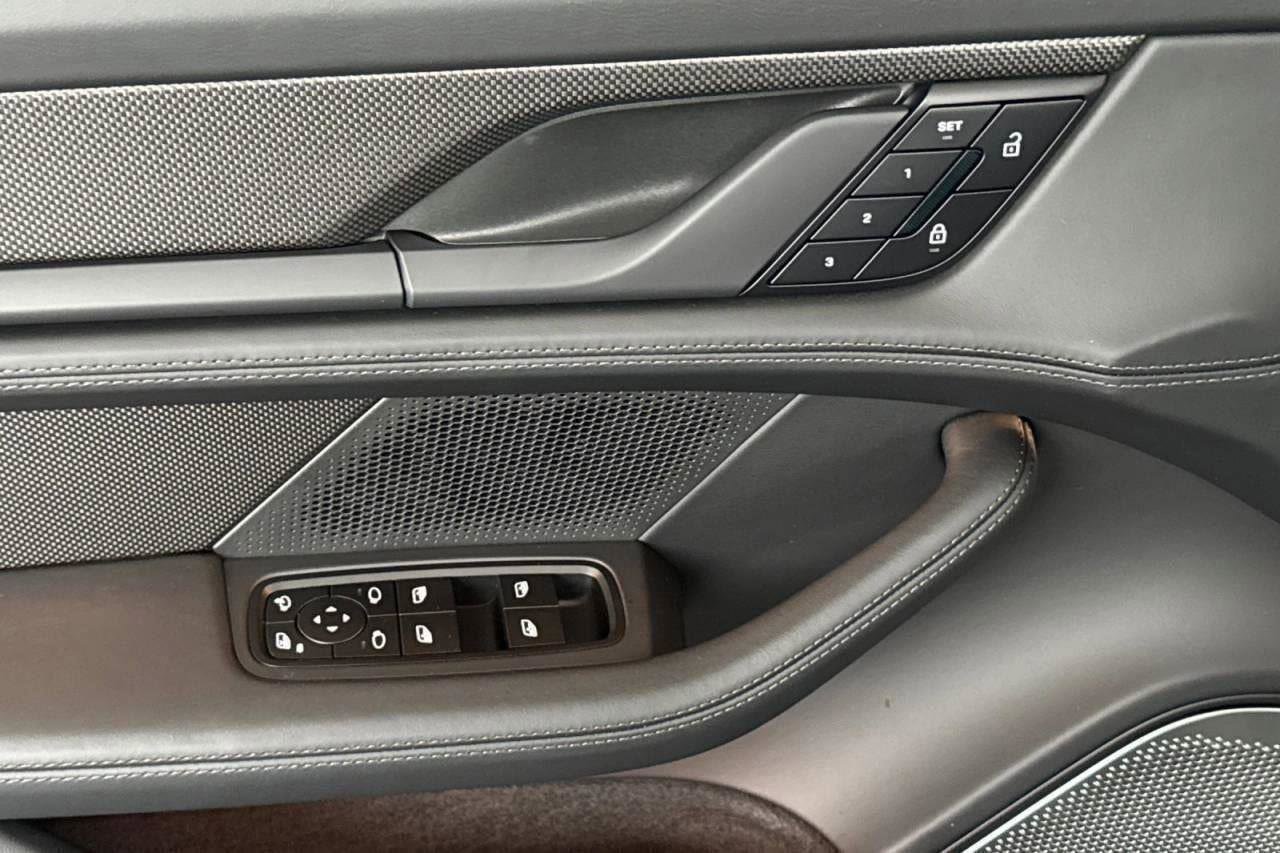 New 2025 Porsche Taycan GTS image 59
