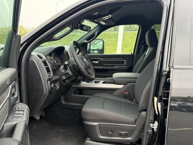 New 2026 RAM 2500 Big Horn AWD/4WD image 15