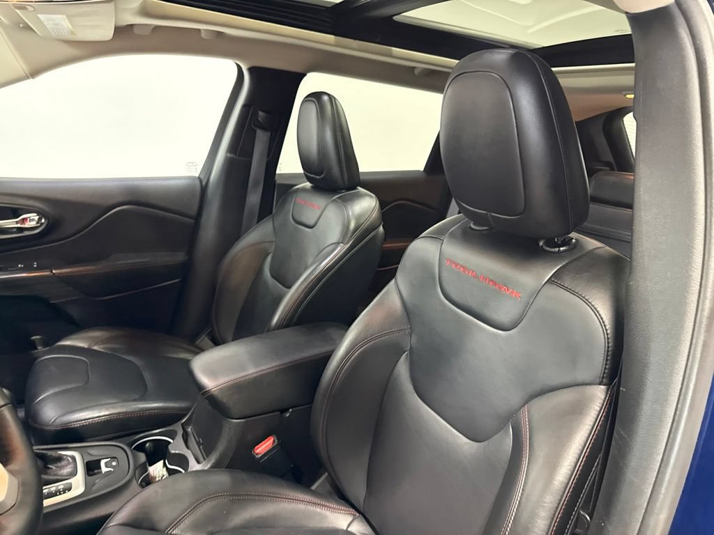 Used 2014 Jeep Cherokee Trailhawk w/ Technology Group AWD/4WD image 30