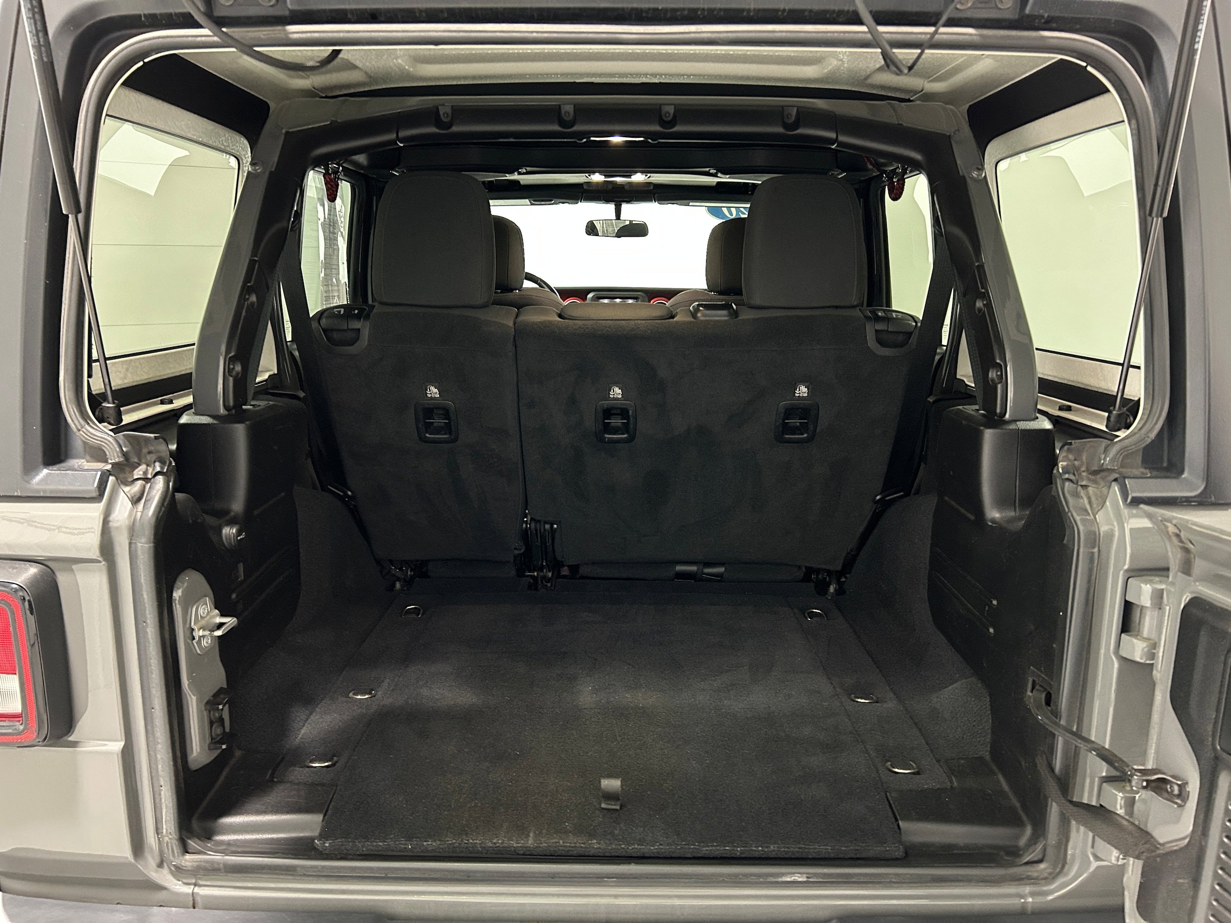 Used 2020 Jeep Wrangler Unlimited Rubicon AWD/4WD image 31