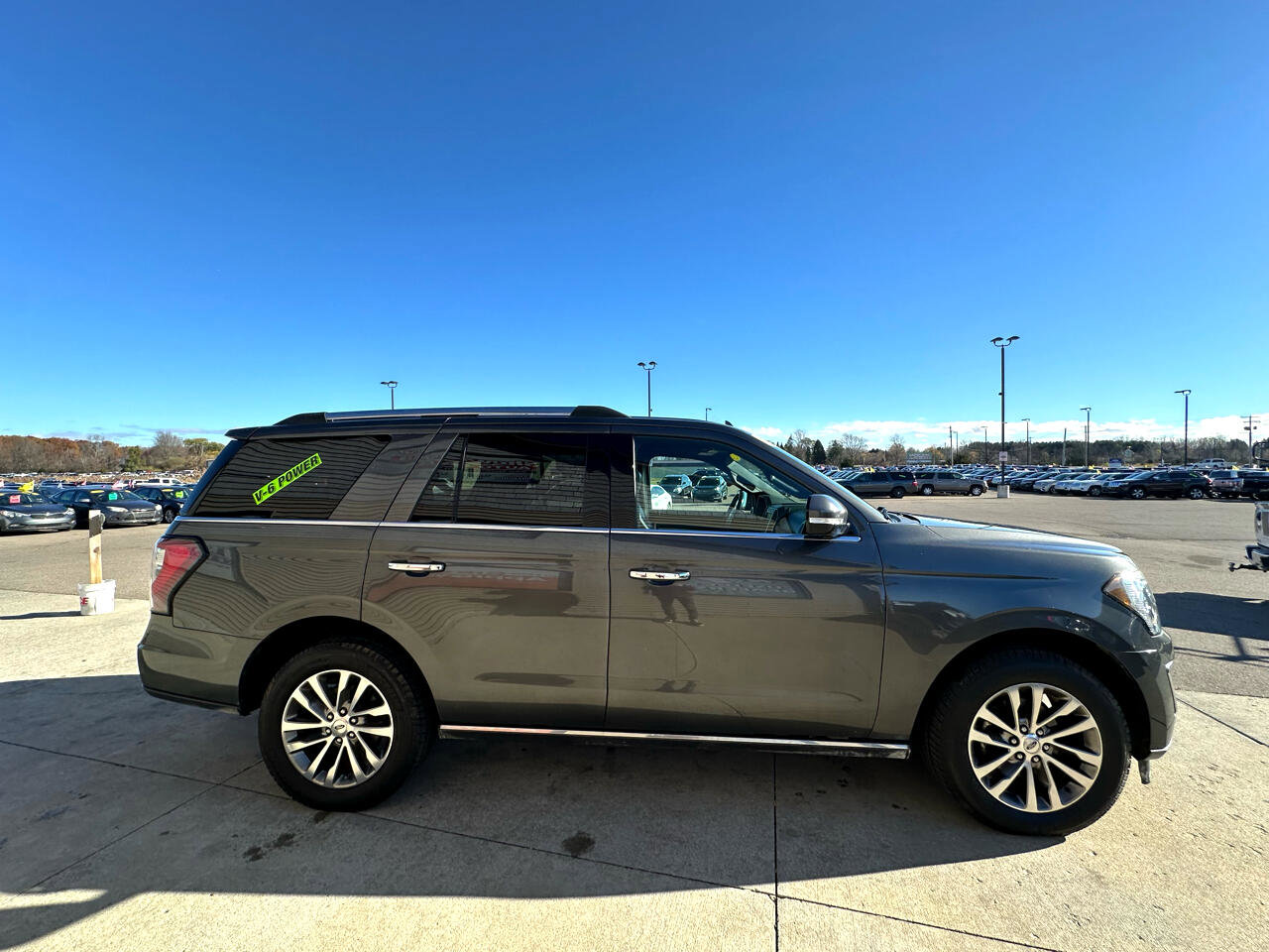Used 2018 Ford Expedition Limited image 3