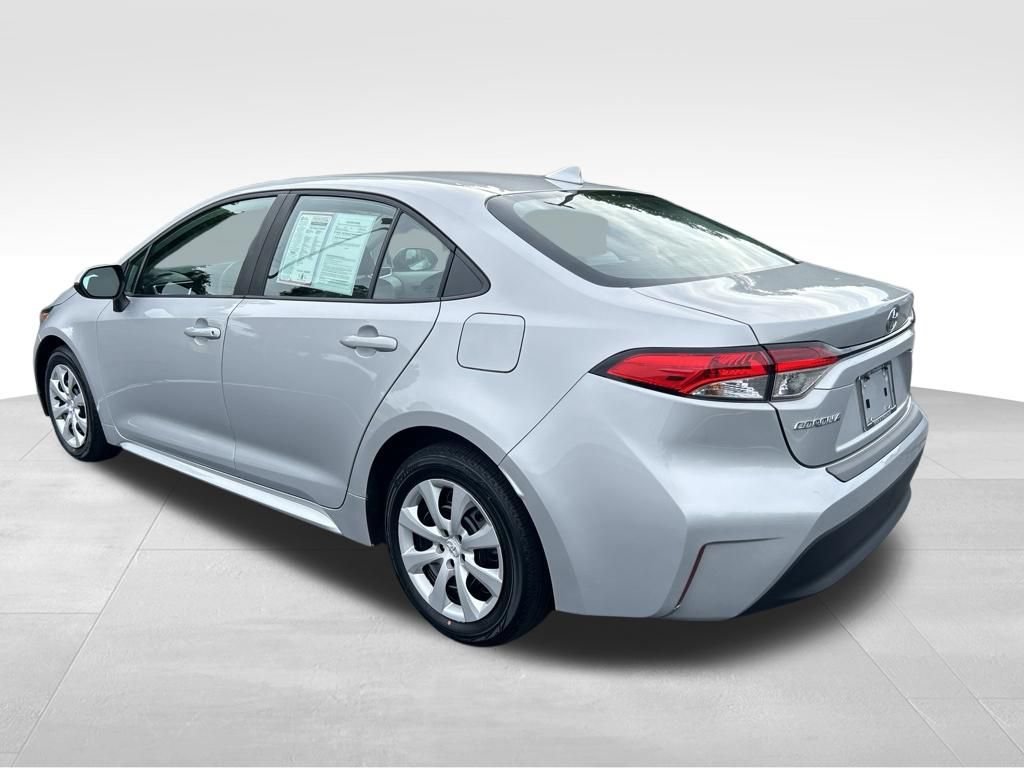Certified 2024 Toyota Corolla LE FWD image 4