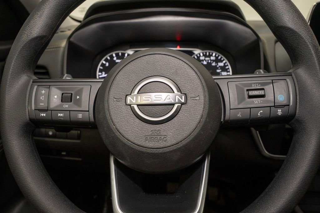 Used 2024 Nissan Rogue SV image 18