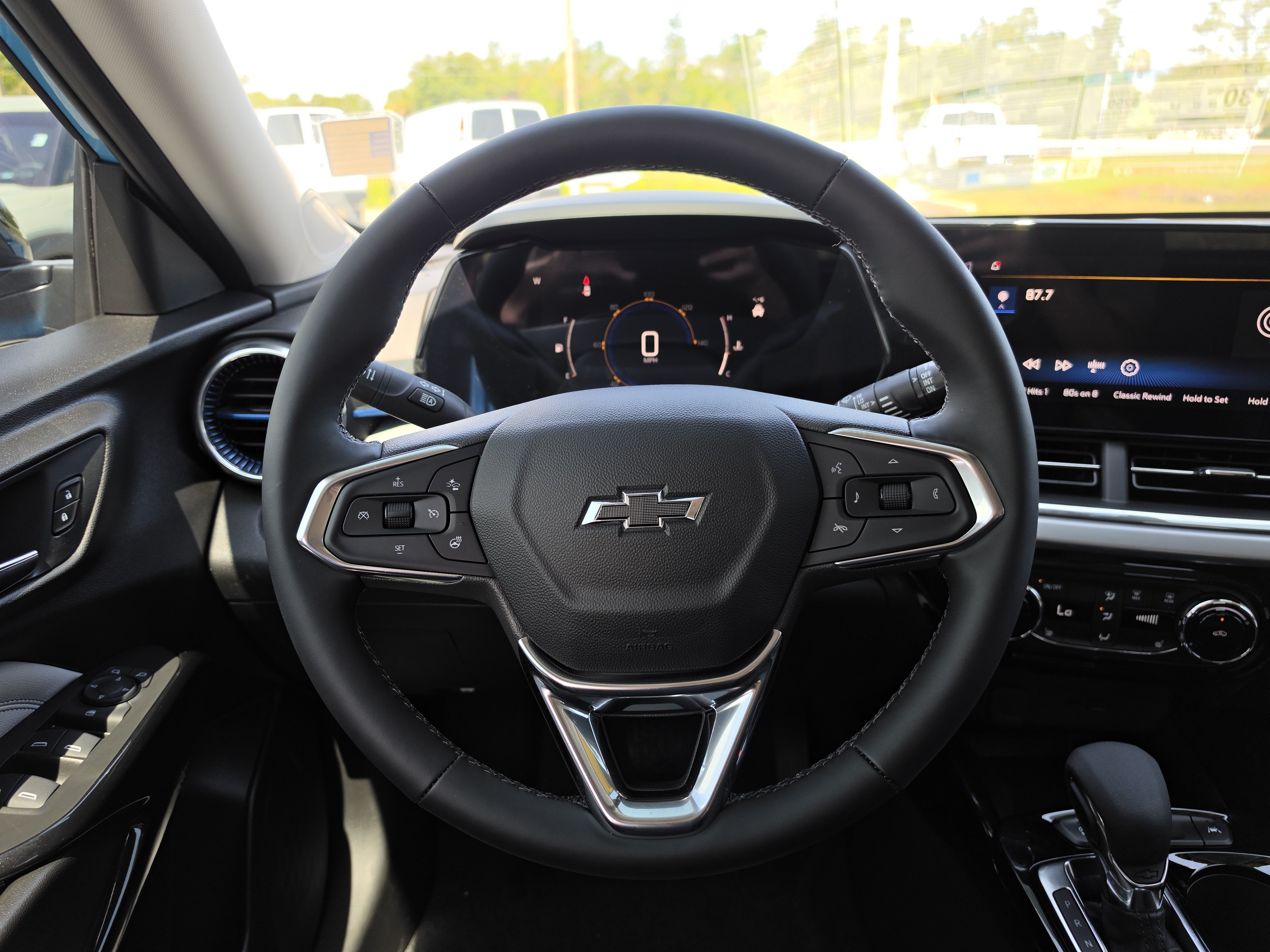 New 2026 Chevrolet Trax LT w/ Sunroof Package FWD image 19