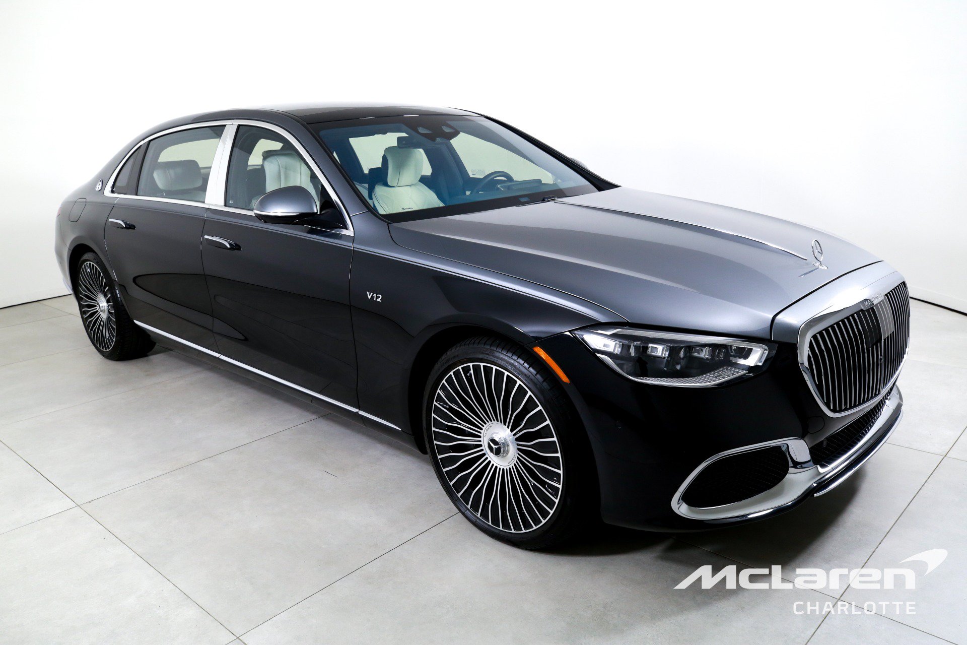Used 2023 Mercedes-Benz Maybach S 680 4MATIC w/ Manufaktur Leather Package image 3