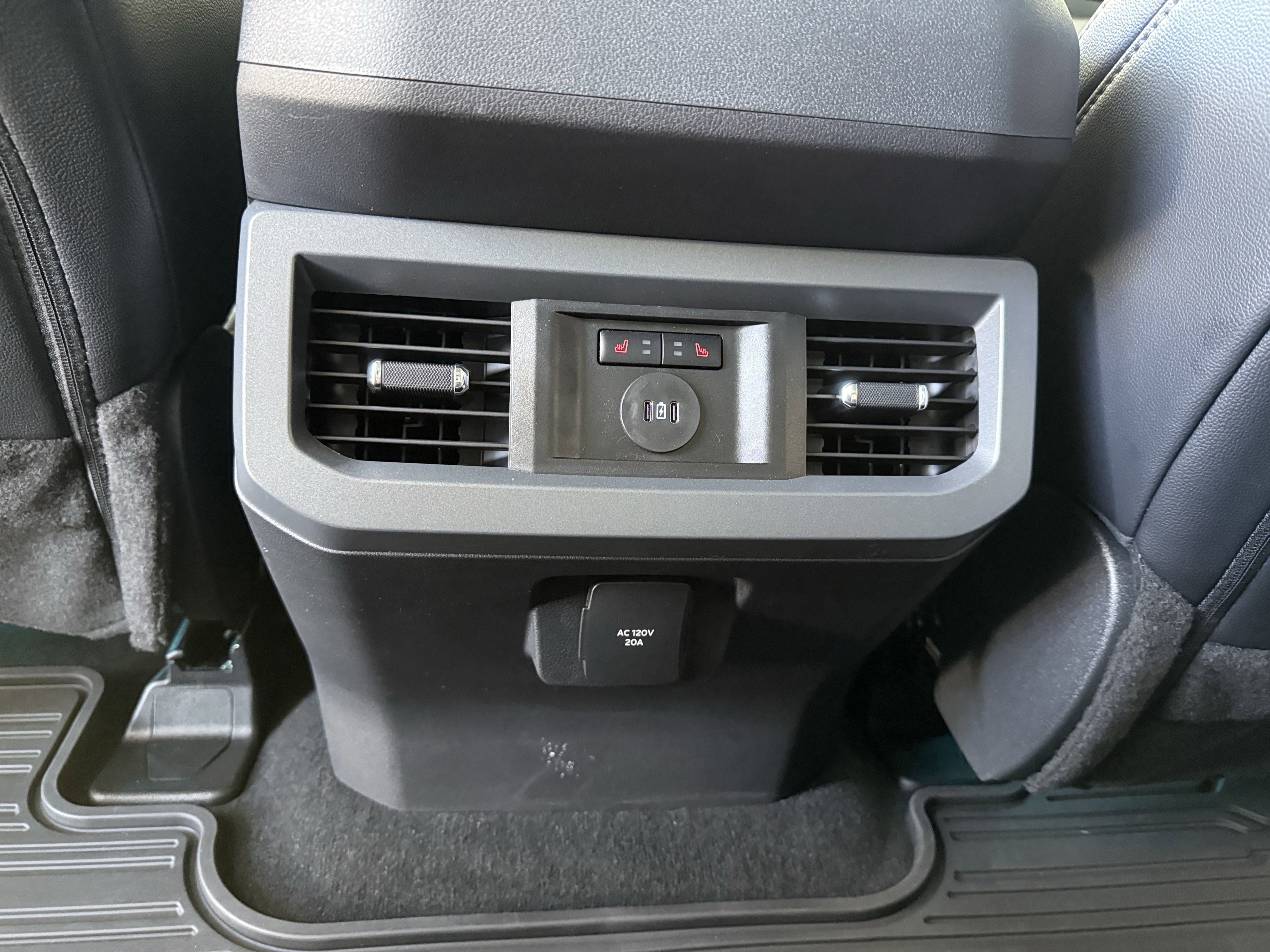 New 2025 Ford F250 Lariat image 15