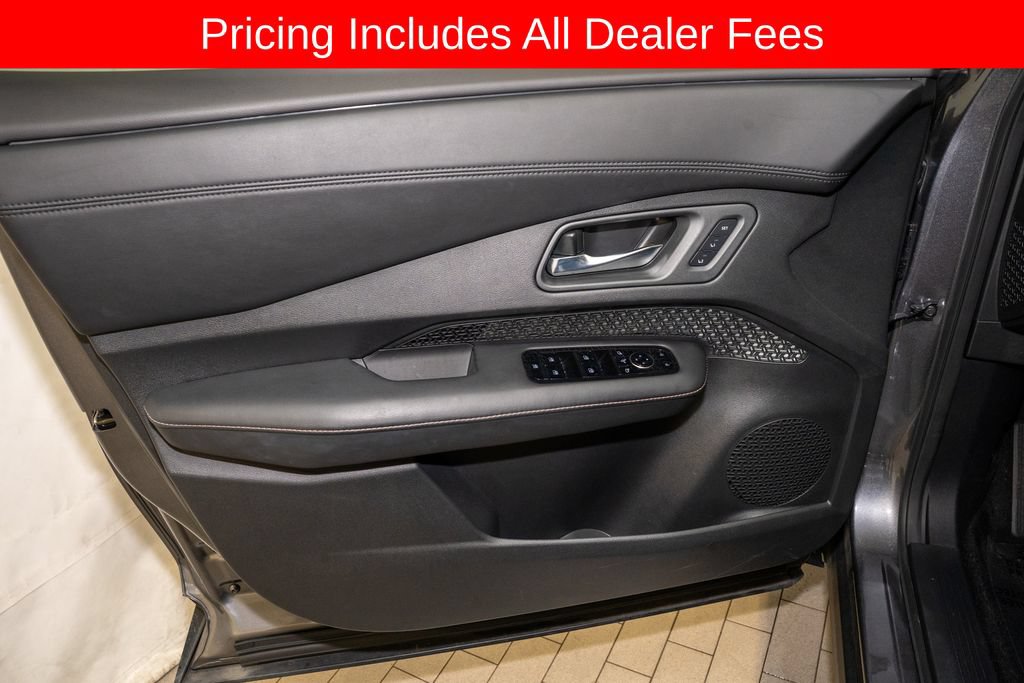 Certified 2023 Nissan Ariya FWD image 11