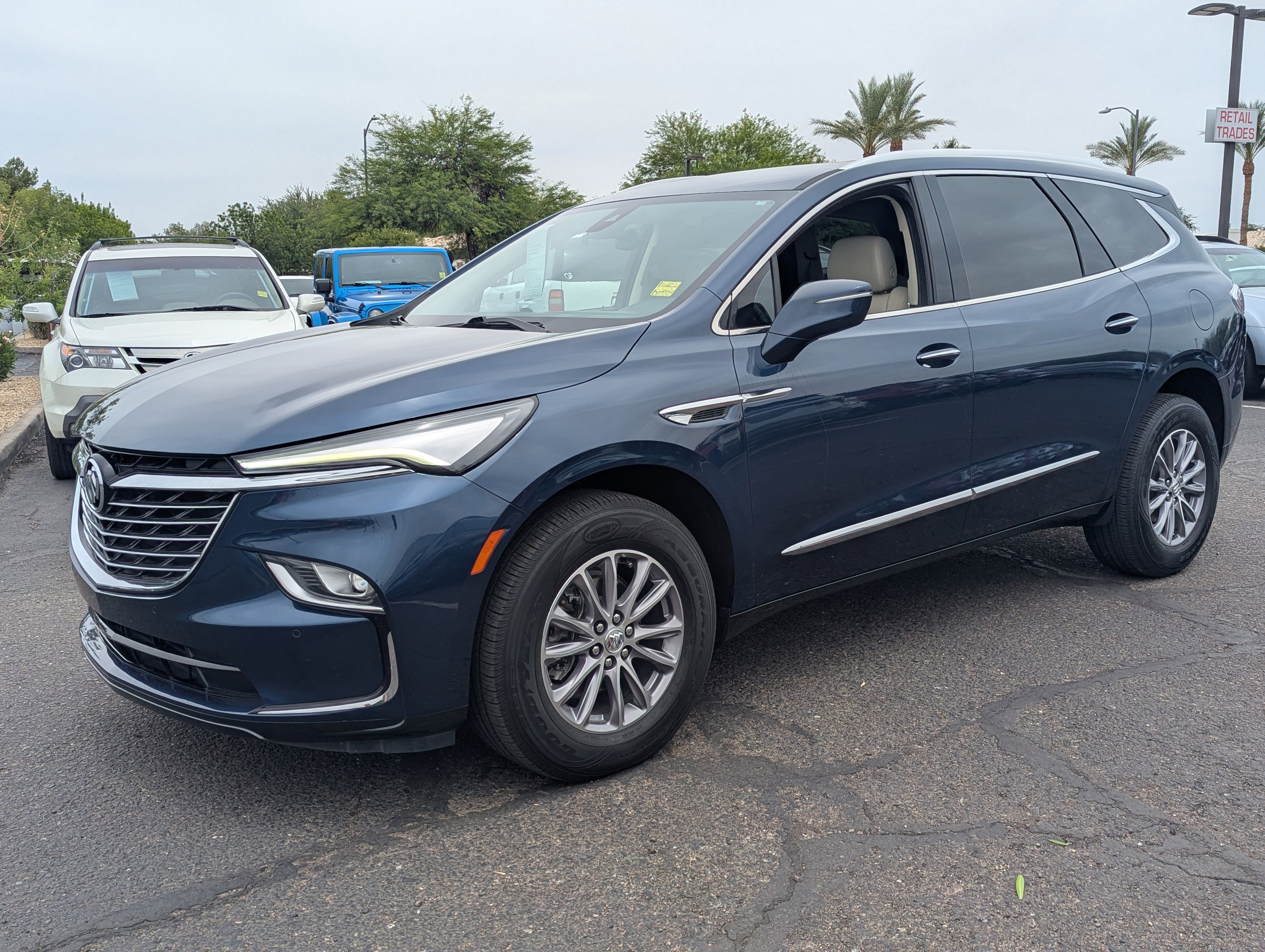 Used 2023 Buick Enclave Essence FWD image 11
